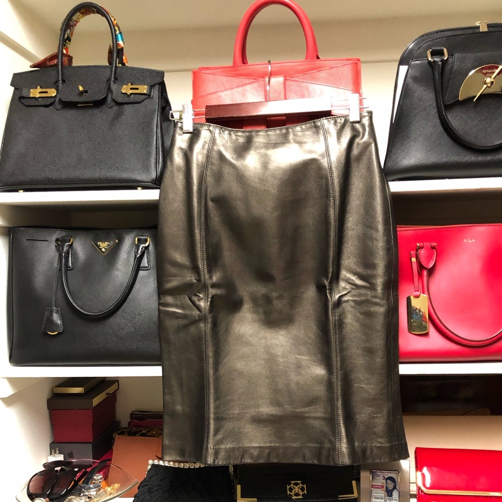 Italian Leather Skirt - Picture 4 of 10